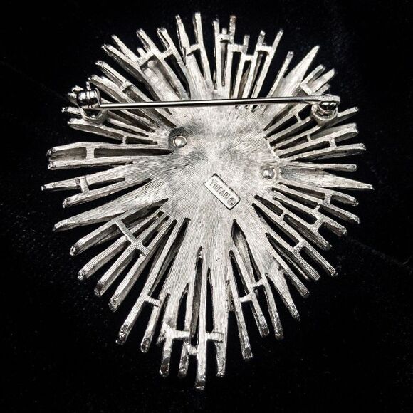 VTG Signed Trifari Atomic Starburst Silvertone Brooch - Picture 4 of 8